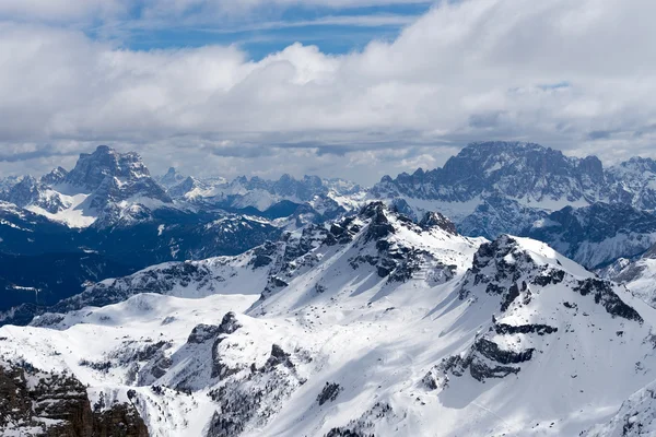 Vista de Sass Pordoi na parte superior de Val di Fassa — Fotografia de Stock