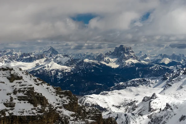 Widok z Sass Pordoi w górnej części Val di Fassa — Zdjęcie stockowe