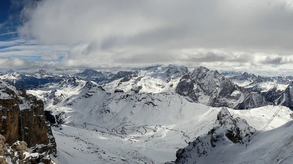 Widok z Sass Pordoi w górnej części Val di Fassa — Zdjęcie stockowe