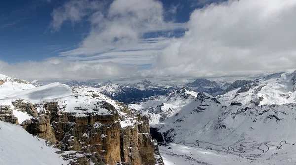 Widok z Sass Pordoi w górnej części Val di Fassa — Zdjęcie stockowe