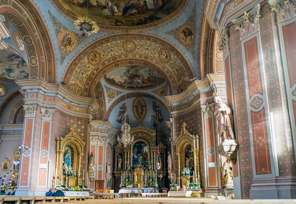 ORTISEI, TRENTINO / ITÁLIA - MARÇO 26: Vista interior da Paróquia — Fotografia de Stock