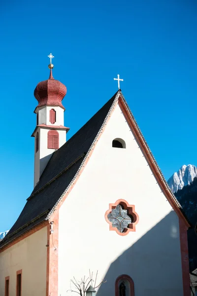 Ortisei, Trentino/Italien-26 mars: St Antonio Chapel i Ortis — Stockfoto