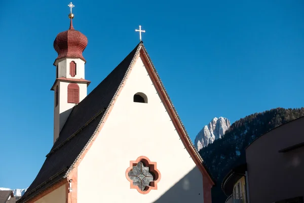 Ortisei, Trentino/Italien-26 mars: St Antonio Chapel i Ortis — Stockfoto