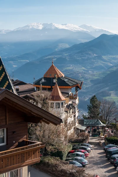 Villanders, Południowy Tyrol/Włochy-27 marca: Hotel w Villanders S — Zdjęcie stockowe