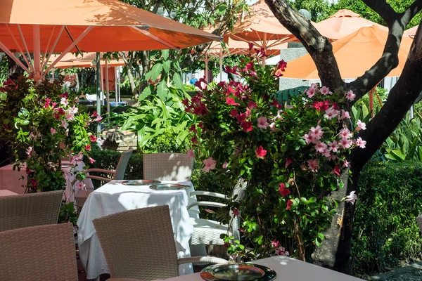 MARBELLA, ANDALUCIA / ESPAÑA - 23 DE MAYO: Plaza De Los Naranjos en Ma — Foto de Stock