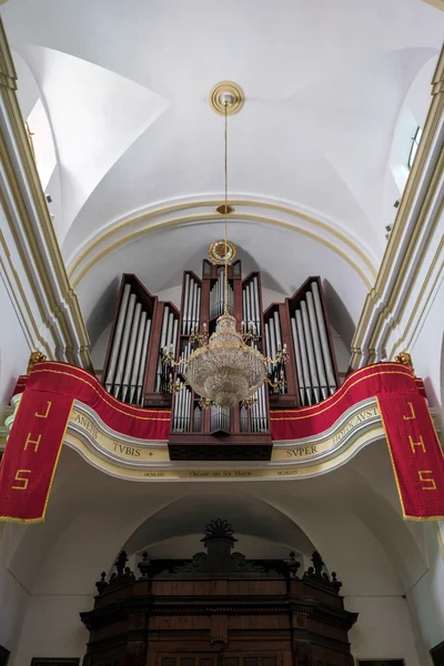 Marbella, Andalusië/Spanje - mei 23: Orgel in de kerk van de — Stockfoto