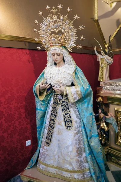 MARBELLA, ANDALUCIA / ESPAÑA - 23 DE MAYO: Estatua de un Santo en el Ch —  Fotos de Stock