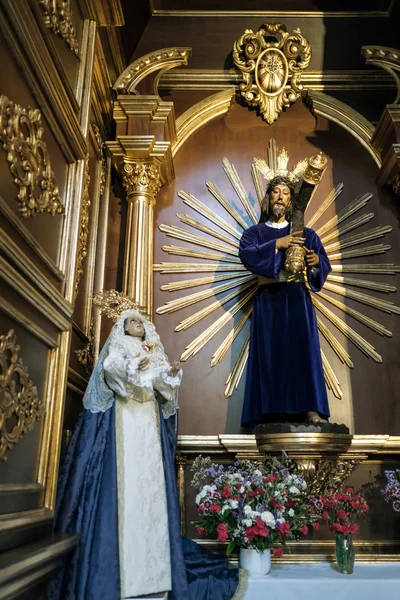 MARBELLA, ANDALUCIA / ESPAÑA - 23 DE MAYO: Estatuas en la Iglesia de —  Fotos de Stock