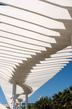 Malaga, Andalucia/İspanya - 25 Mayıs: Modern Pergola ve liman