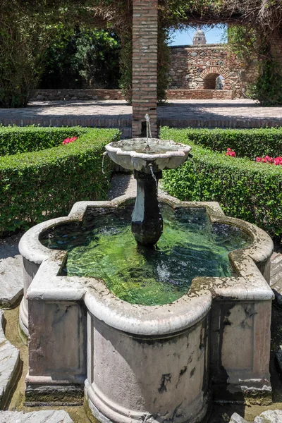 MALAGA, ANDALUCIA / ESPAGNE - 25 MAI : Vue de la fontaine dans le A — Photo