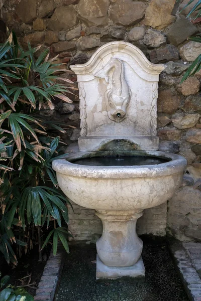 MALAGA, ANDALUCIA / SPAIN - MAY 25: View of a Fountain in the Alc — стоковое фото