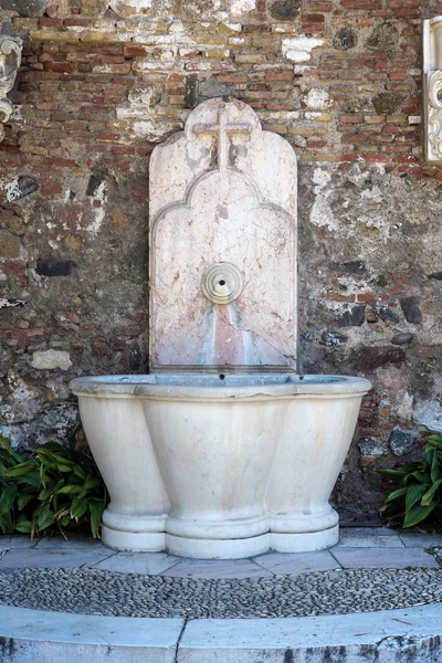 Vista de una Fuente en el Fuerte de la Alcazaba — Foto de Stock