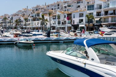 Puerto Banus Andalucia-İspanya - 26 Mayıs: Görünümünü Har tekneler