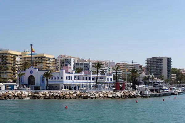 Marbella, Andalusië/Spanje - 26 mei: Uitzicht op de kustlijn op Ma — Stockfoto