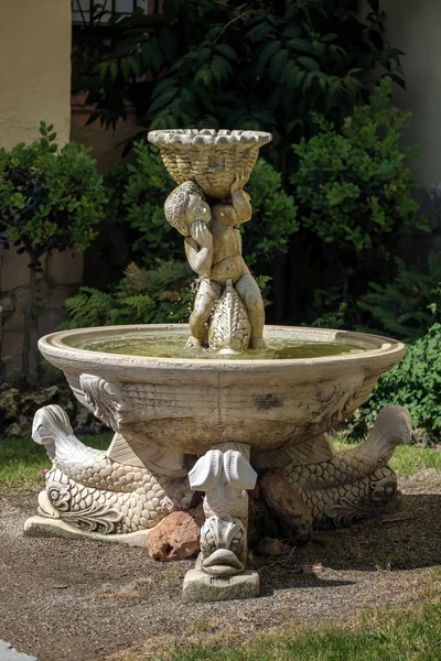 カラのカラホンダ、アンダルシア ・ スペイン - 5 月 27 日: 装飾的な噴水 — ストック写真