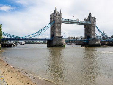 Londra/İngiltere'de - 15 Haziran: Tower Bridge Londra'nın görünümünü üzerinde 15 Haziran,
