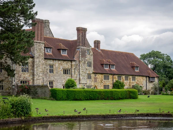 UPPER DICKER, EAST SUSSEX/ UK - JUNE 26: Exterior View of Michel — Stock Photo, Image