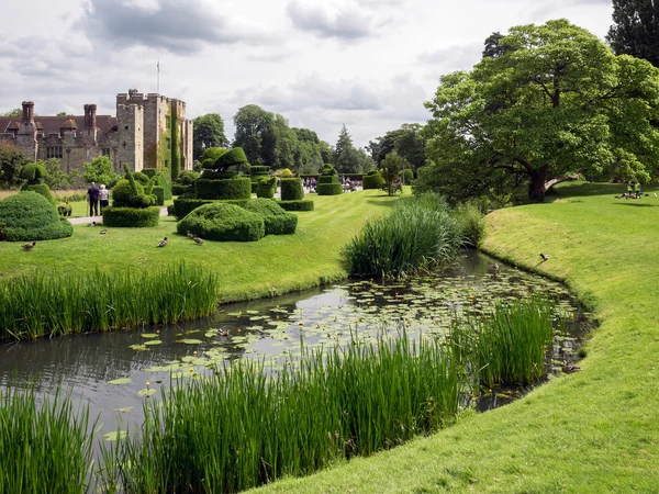 Hever, Kent/uk-június 28: kilátás-ból hever vár és indokok-ban H — Stock Fotó