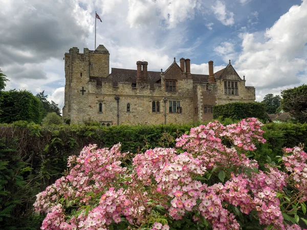 Hever, Kent/Uk - 28 Haziran : Hever Kalesi'nin Bahçeden Görünümü — Stok fotoğraf