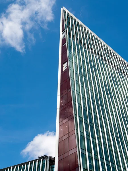 LONDRES / UK - 15 DE AGOSTO: Nuevo edificio junto a Victoria Station en — Foto de Stock
