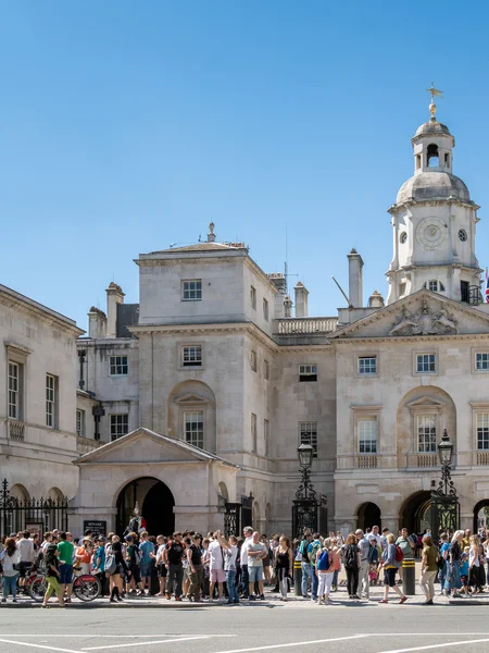 LONDRES / REINO UNIDO - 15 DE AGOSTO: Salvaguardas em serviço em Whitehall Londres W — Fotografia de Stock