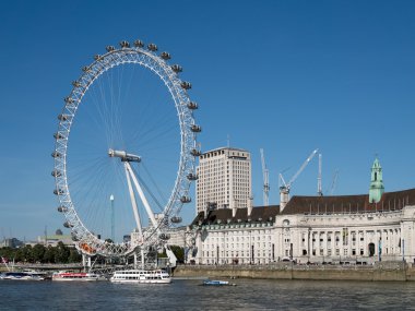 Londra/İngiltere - 15 Ağustos : Augu'da Londra'da London Eye'ın Görünümü
