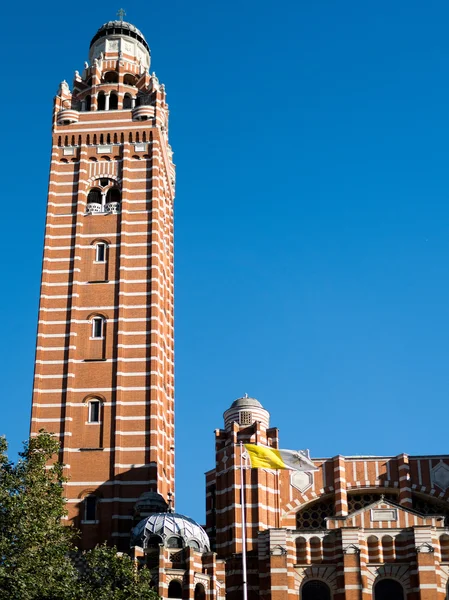 London / uk - 15. august: blick auf den turm der westmünsterkathedrale — Stockfoto