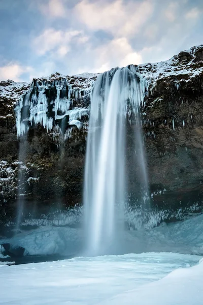 Vista de Seljalandfoss Cachoeira no inverno — Fotografia de Stock