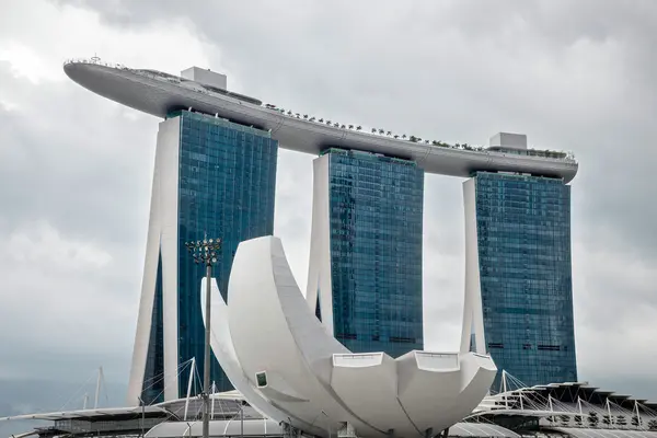 Singapore-februari 03: uitzicht op het zand SkyPark Hotel in Sin — Stockfoto