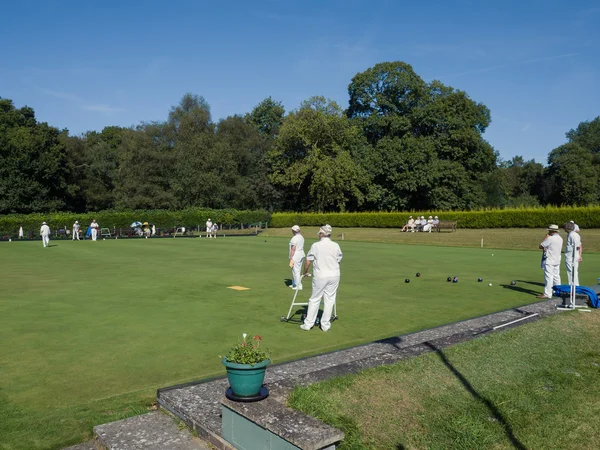 ISOLA DI THORNS, SUSSEX / UK - 11 SETTEMBRE: Partita di bocce da giardino al I — Foto Stock