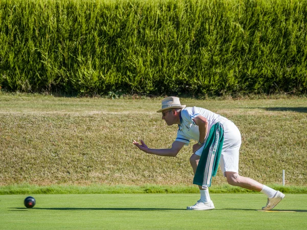 ISLE OF THORNS, SUSSEX / UK - SETEMBRO 11: Lawn Bowls Match at I — Fotografia de Stock