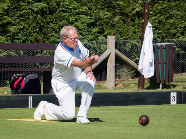 ISLE OF THORNS, SUSSEX / UK - SETEMBRO 11: Lawn Bowls Match at I — Fotografia de Stock