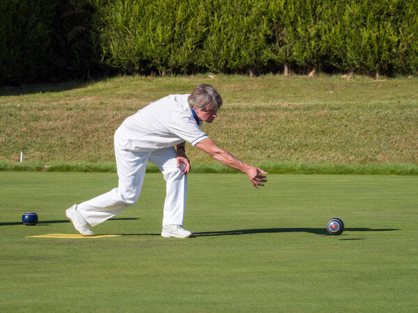 ISLE OF THORNS, SUSSEX/UK - SEPTEMBER 11 : Lawn Bowls Match at I