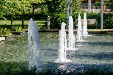 VANCOUVER, BRITISH COLUMBIA, CANADA - 14 Ağustos 2007 'de Vancouver' daki bir parkta su özelliği