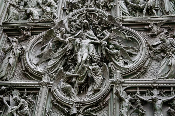 Milán Italia Europa Febrero Detalle Puerta Principal Catedral Del Duomo —  Fotos de Stock