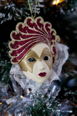 Doğu GrINSTEAD, Batı SUSSEX, İngiltere - 14 ARALIK: Doğu Grinstead West Sussex 'te 14 Aralık 2020' de Noel ağacı süslemesi