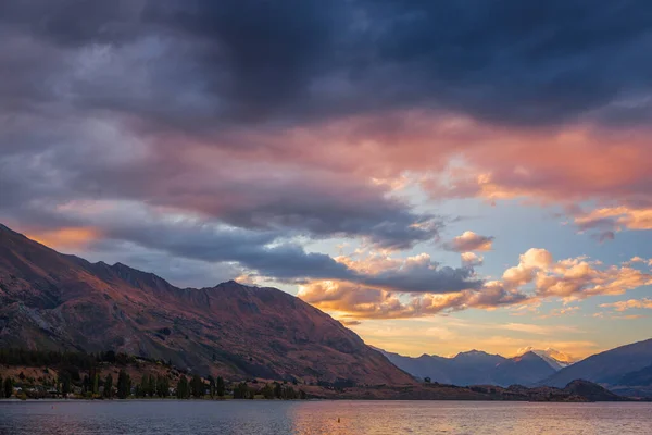 万卡湖畔美丽的夜空 — 图库照片