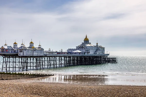 Eastbourne East Sussex 2021年5月3日東サセックスのイーストボーン桟橋の眺め — ストック写真