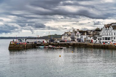 St. Mawes, Cornwall, 12 Mayıs 2021 'de St. Mawes' un görüntüsü. Tanımlanamayan kişiler