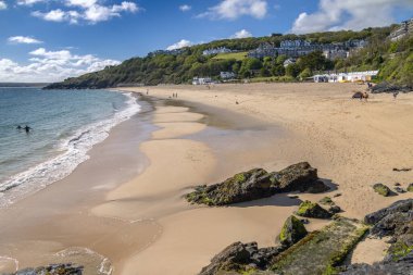 St. Ives, Cornwall 'daki Porthminster plajının 13 Mayıs 2021' deki görüntüsü. Tanımlanamayan kişiler