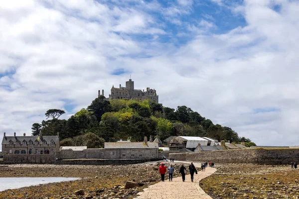 Marazion Cornwall 5月11日 2021年5月11日のMarazionコーンウォール近くのSt Michael Mountの眺め 未確認の人 — ストック写真