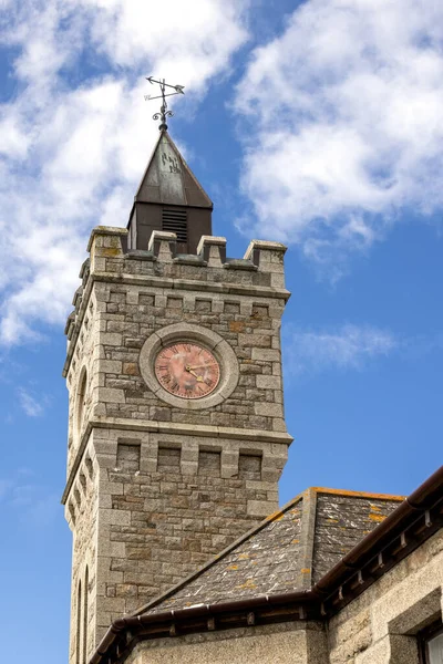 Porthleven Cornwall Mei Klokkentoren Van Het Bickford Smith Instituut Porthleven — Stockfoto