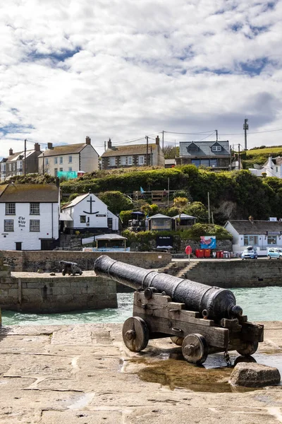 Porthleven Cornwall Reino Unido Maio Cânone Velho Cais Porthleven Cornualha — Fotografia de Stock