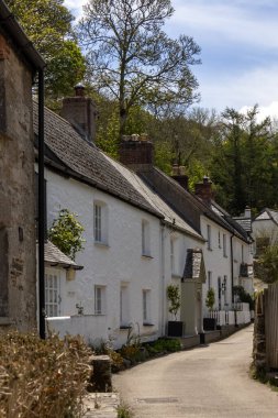 HELSTON, CORNWALL, İngiltere - 14 Mayıs: Tipik evler 14 Mayıs 2021 'de Helston, Cornwall' da