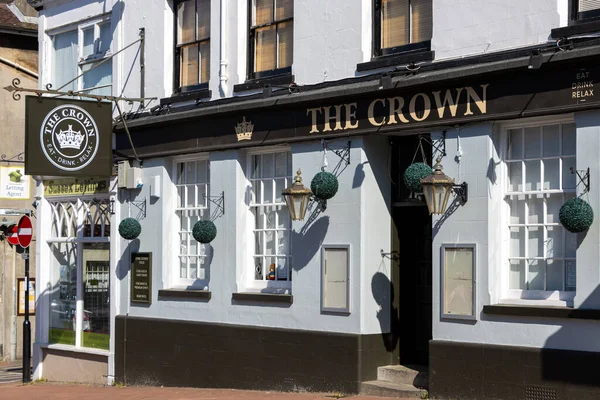 East Grinstead West Sussex April Zicht Crown Pub High Street — Stockfoto