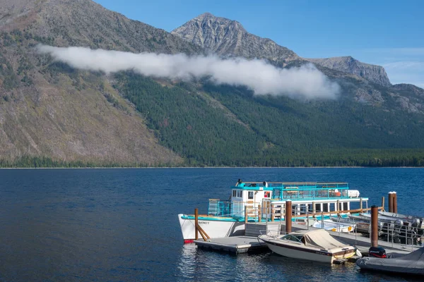 Apgar Montana Usa Settembre Barche Ormeggiate Pontile Nel Lago Mcdonald — Foto Stock