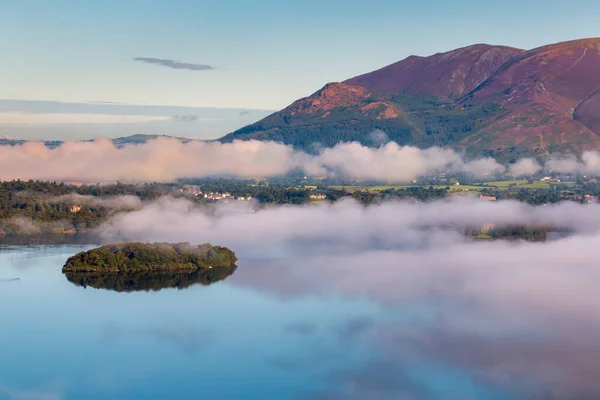 Wczesnym Rankiem Scena Niespodzianka Widok Derwentwater — Zdjęcie stockowe