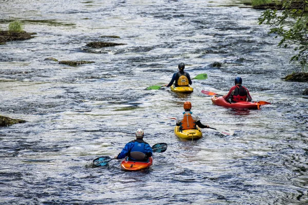 Berwyn Denbighshire Wales Julho Pessoas Caiaque Rio Dee Berwyn País — Fotografia de Stock