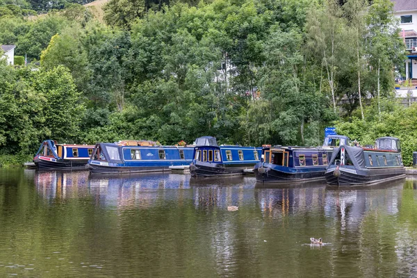 Llangollen Denbighshire Wles 2021年7月11日 ウェールズのLlangolen近くのLlangolen運河の狭いボート7月11日 — ストック写真