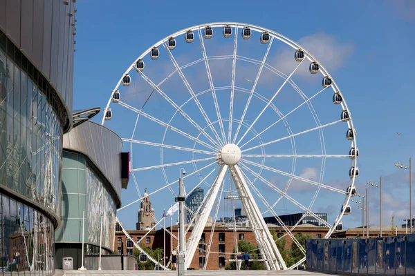 Liverpool Reino Unido Julho Ferris Wheel Kings Dock Liverpool Inglaterra — Fotografia de Stock